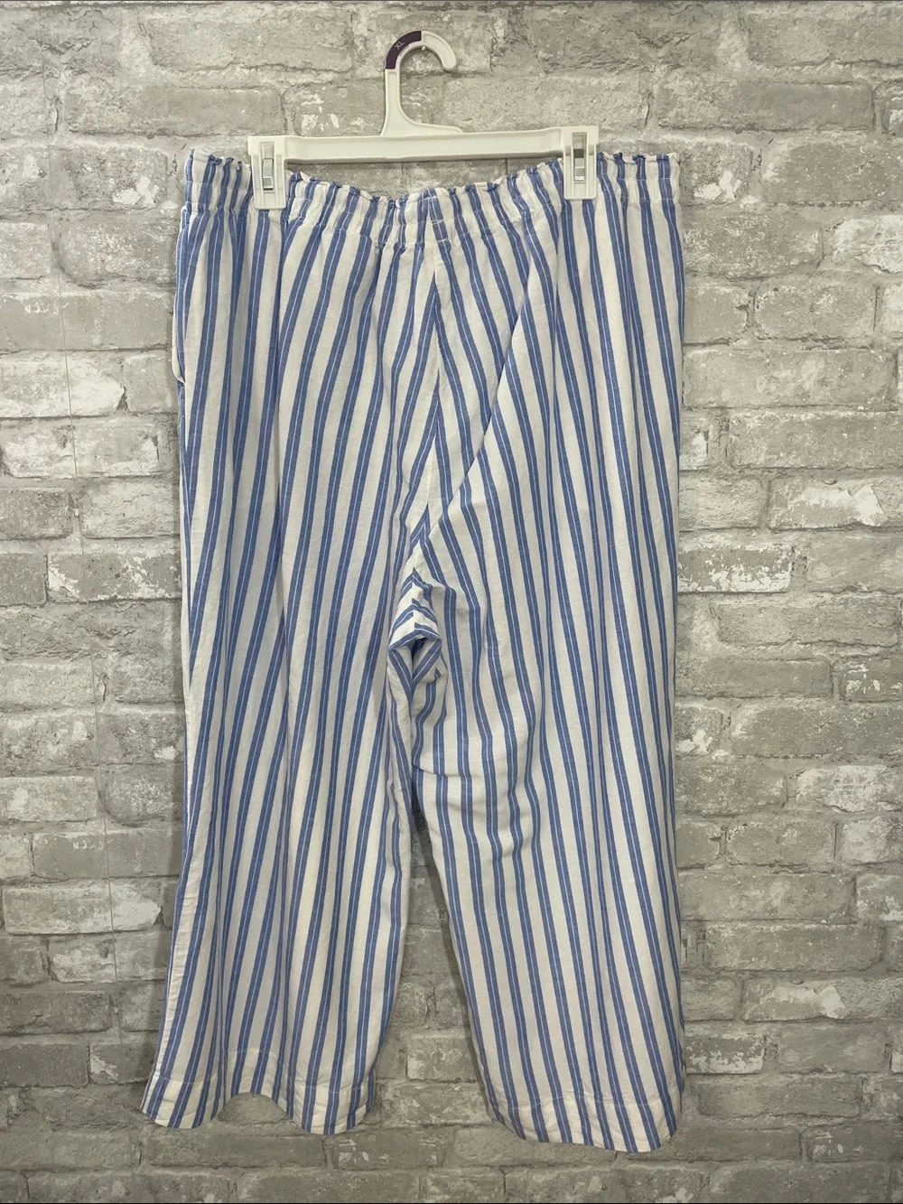 H&M lightweight cropped
